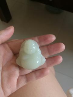 新买了���块和田玉挂件,3500,请专家看看,是否买贵了?
