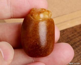 十切九垮的和田籽料"龙龟"!告诉您完美黄沁究竟多稀缺?